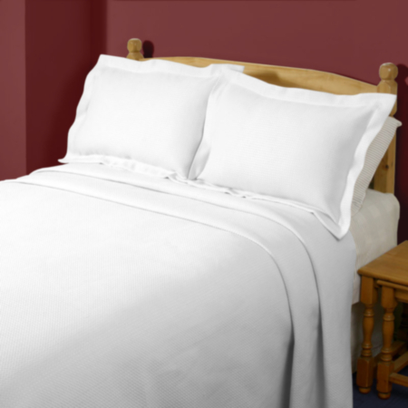 Le Chateau White Estrella Bedspread - Superking